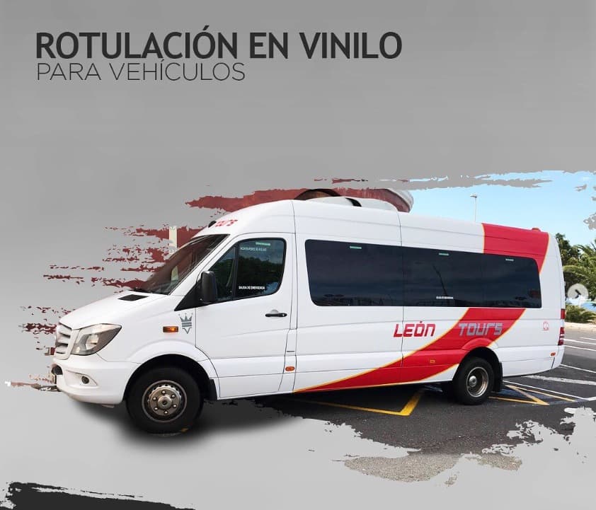 Minibús Mercedes Sprinter rotulado en vinilo para León Tours